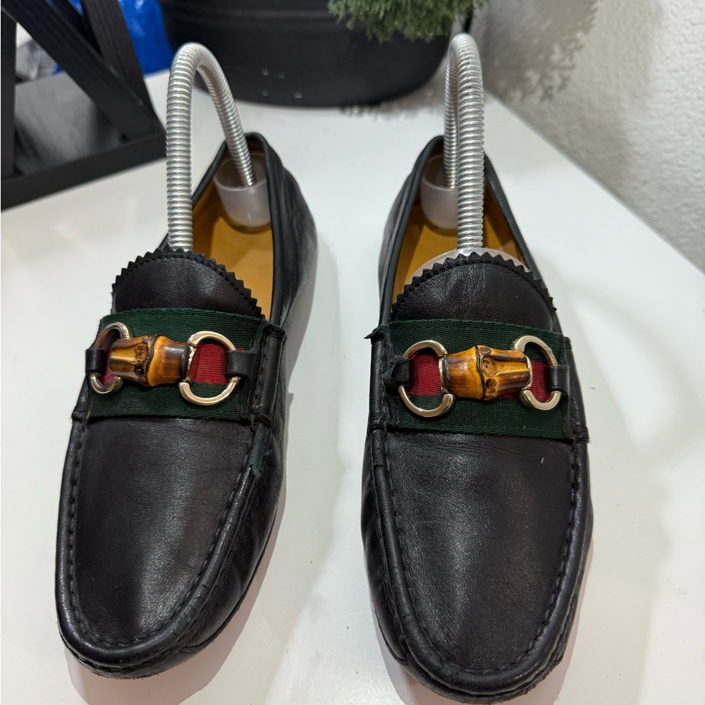 Gucci Black Leather Loafers with Red and Green Detail